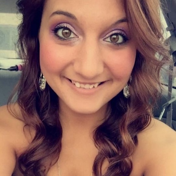 Meet your Posher, Bridget - Picture 1 of 1